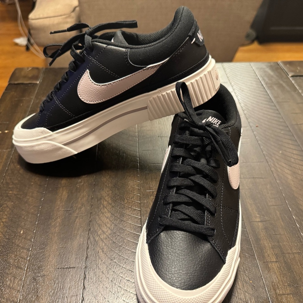 Nike Black and Pink Women's Sneakers